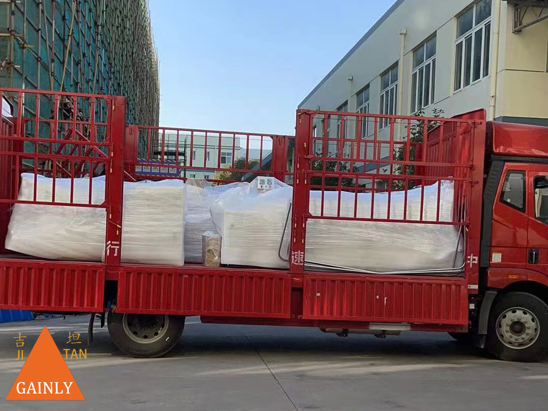 Ultrasonic quilting machine shipping