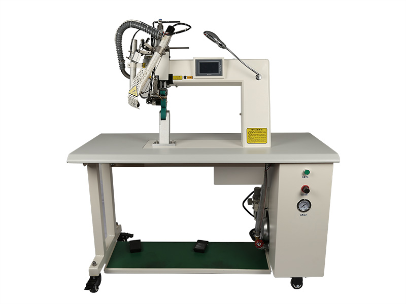 Hot air sealing machine